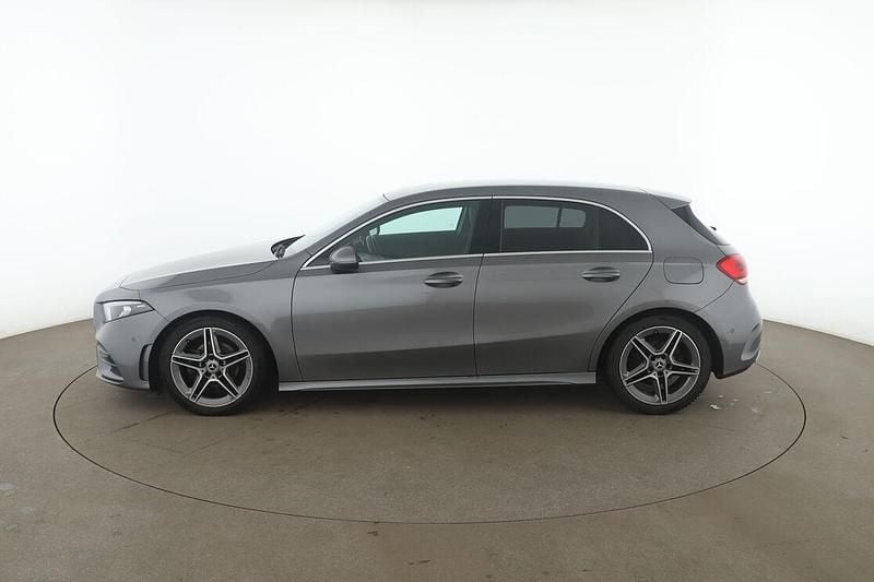 Gebraucht Mercedes A180 AMG line 136 PS (100 kW) 2022 Grau Limousine