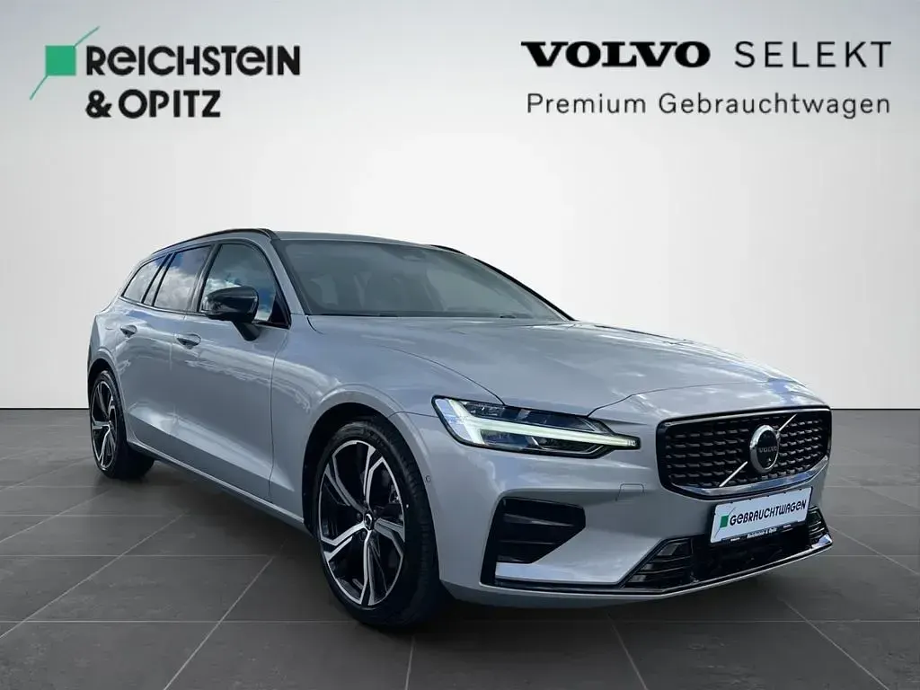 Gebraucht Volvo V60 Plus 197 PS (144 kW) 2025 Silver dawn Kombi