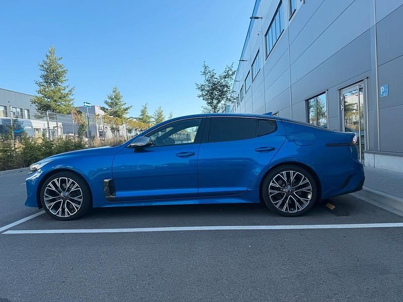 Blau Gebraucht 2018 Kia Stinger GT-Line Limousine | 22.000 € - Bild 1/4