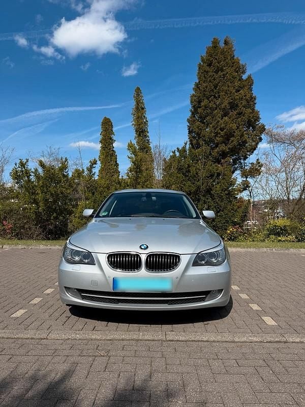 Gebraucht BMW 530 Performance 320 PS (235 kW) 2008 Silber Limousine