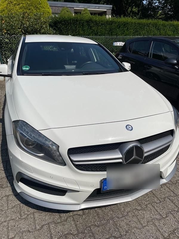 Weiß Gebraucht 2014 Mercedes A45 AMG AMG Limousine | 19.999 € (Fairer Preis) - Bild 1/4