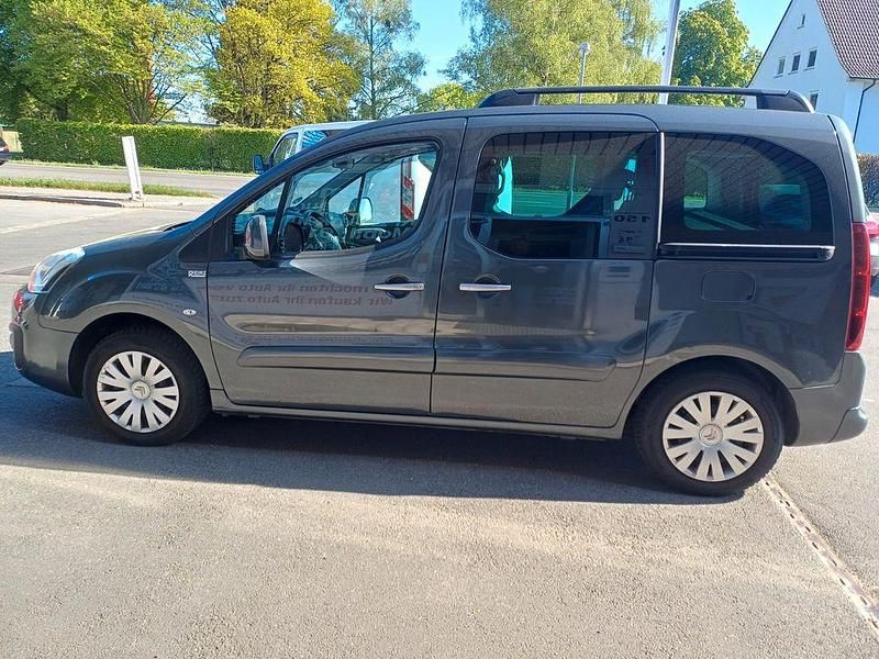 Gebraucht Citroën Berlingo SELECTION 110 PS (80 kW) 2016 Grau Van / Kleinbus