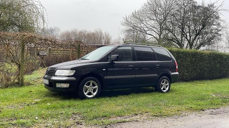 Gebraucht Mitsubishi Space Wagon 130 PS (95 kW) 2004 Schwarz Van / Kleinbus