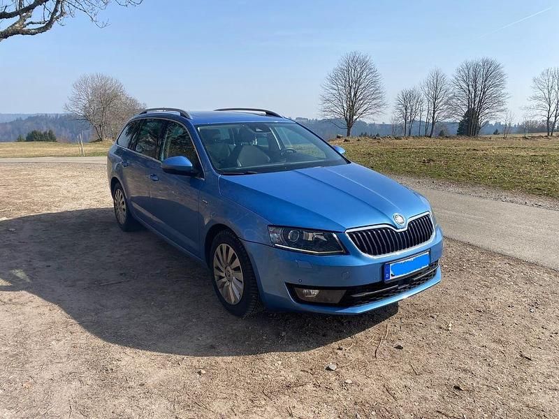 Gebraucht Skoda Octavia Joy 150 PS (110 kW) 2016 Blau Kleinwagen