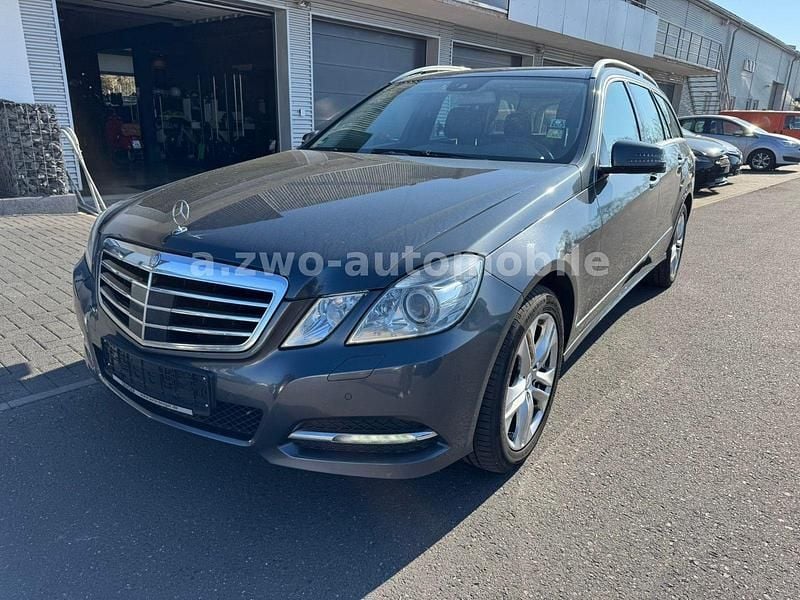 Gebraucht Mercedes E250 Avantgarde 204 PS (150 kW) 2012 Grau Kombi