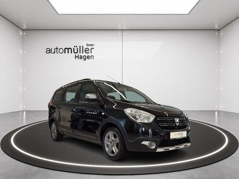 Gebraucht Dacia Lodgy Celebration 116 PS (85 kW) 2017 Perlmuttschwarz Van / Kleinbus