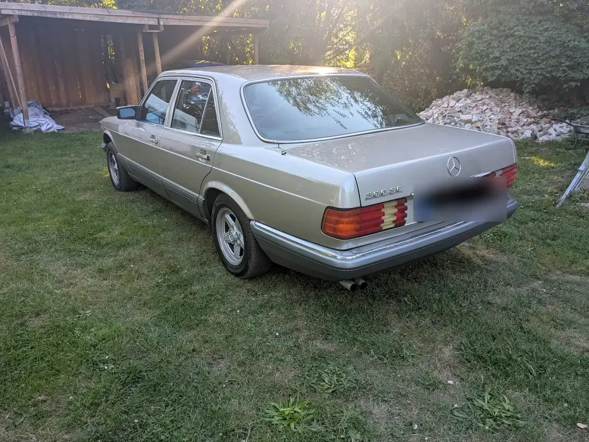 Gebraucht Mercedes 300 188 PS (138 kW) 1984 Silber Limousine