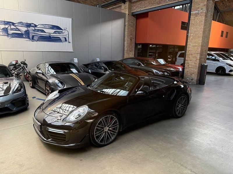 Gebraucht Porsche 991 540 PS (397 kW) 2016 Tiefschwarzmetallic Cabrio
