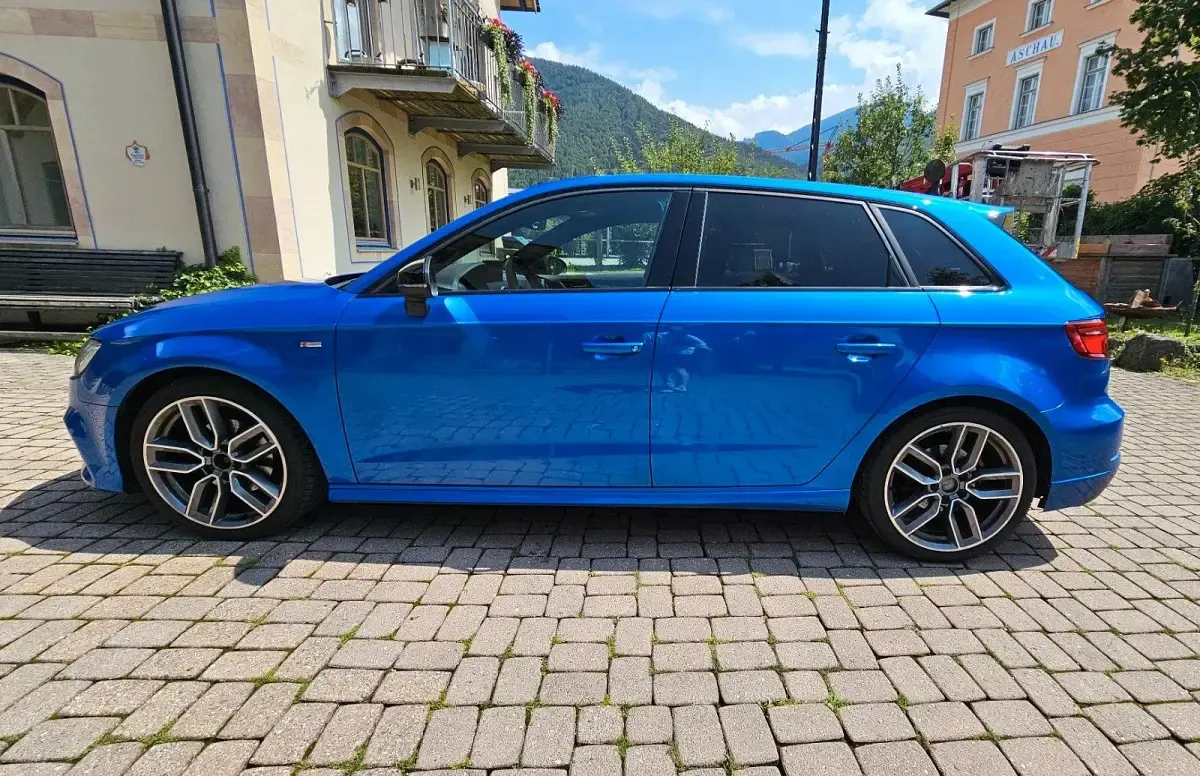 Gebraucht Audi A3 Sportback S-Line 150 PS (110 kW) 2019 Blau Kleinwagen