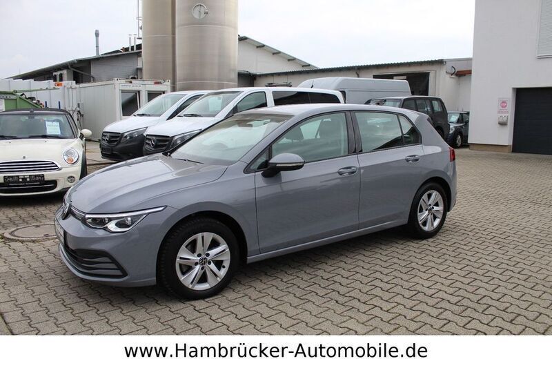Grau Gebraucht 2020 VW Golf VIII Life Limousine | 22.490 € (Fairer Preis) - Bild 1/4