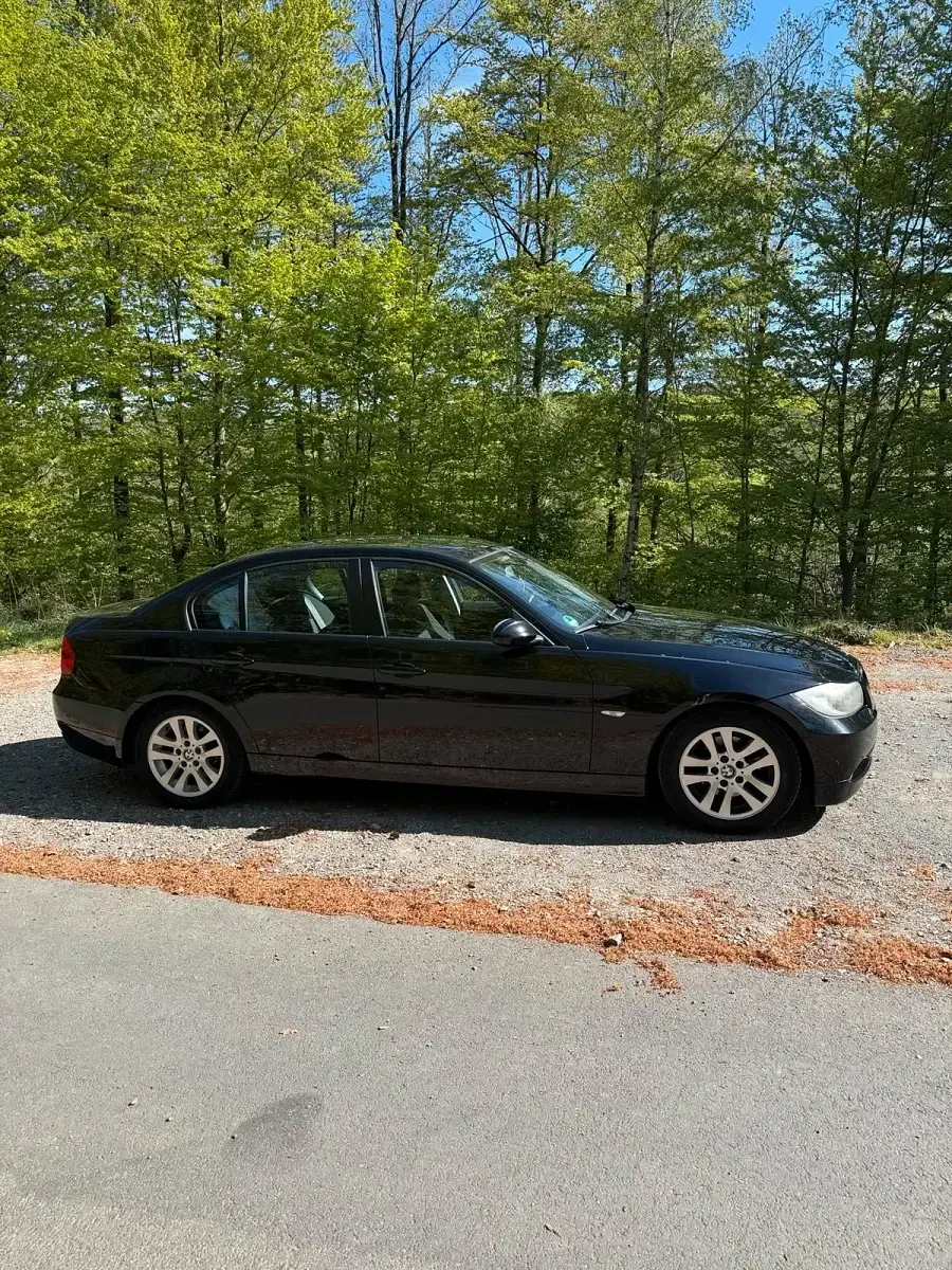 Second-hand BMW 320 170 CP (125 kW) 2008 Negru Berlinǎ