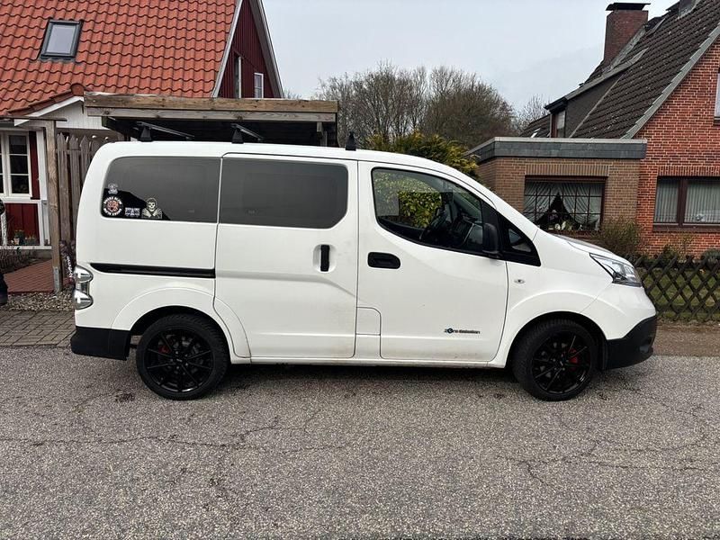 Gebraucht Nissan e-NV200 80 kW (109 PS) 2017 Weiß Van / Kleinbus