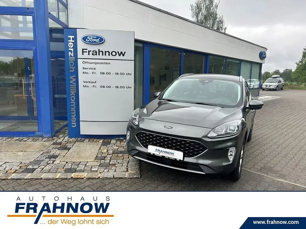 Usado Ford Kuga Cool & Connect 225 HP (165 kW) 2022 SUV
