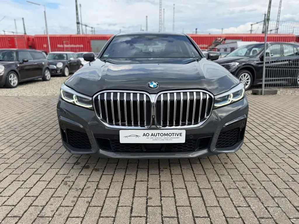 Gebraucht BMW 740 M Sport 320 PS (235 kW) 2019 Grau Limousine