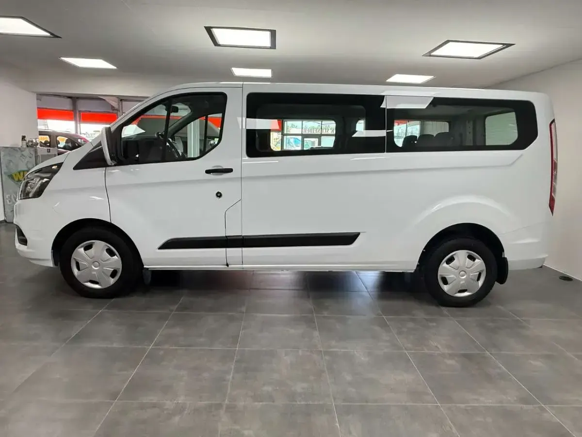 Gebraucht Ford Transit Trend 105 PS (77 kW) 2022 Frozen white Kombi