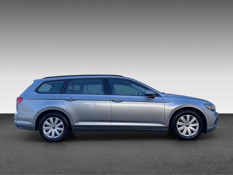Gebraucht VW Passat Conceptline 150 PS (110 kW) 2022 Pyritsilber metallic (metallic) Kombi