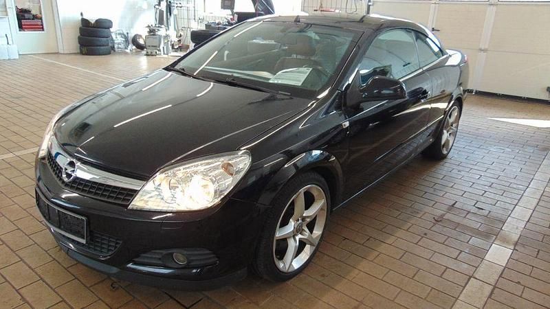 Schwarz Gebraucht 2010 Opel Astra Cabriolet Cabrio | 3.600 € (Fairer Preis) - Bild 1/4