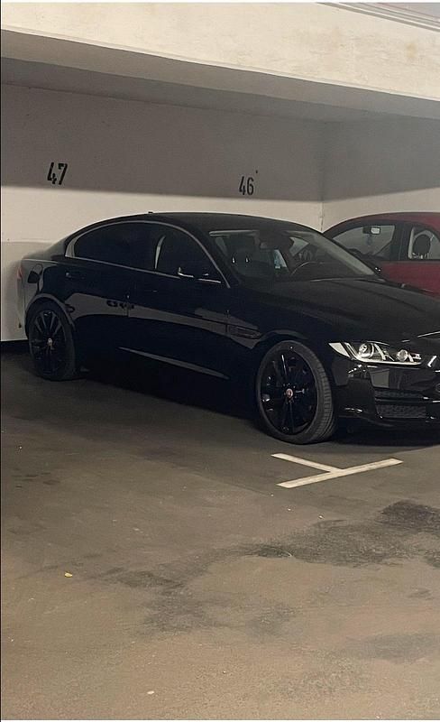 Gebraucht Jaguar XE Prestige 180 PS (132 kW) 2016 Schwarz Limousine