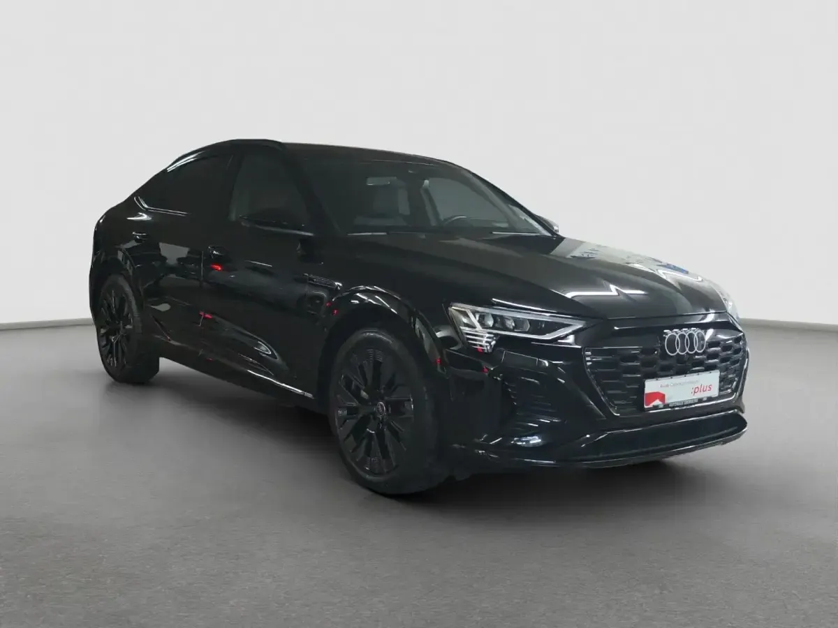Gebraucht Audi Q8 Sportback e-tron S-Line 250 kW (340 PS) 2024 Mythosschwarz metallic SUV