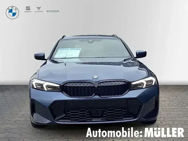 Gebraucht BMW 320 M Sport 190 PS (139 kW) 2025 Arctic race blue metallic Kombi