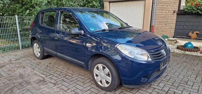 Blau Gebraucht 2010 Dacia Sandero Kleinwagen | 2.299 € (Guter Preis) - Bild 1/4
