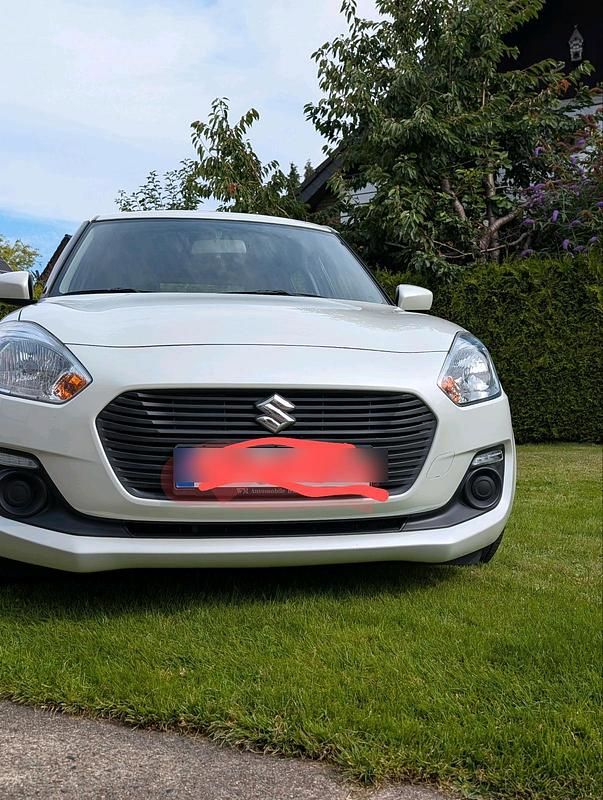 Weiß Gebraucht 2020 Suzuki Swift Kleinwagen | 10.500 € (Guter Preis) - Bild 1/4