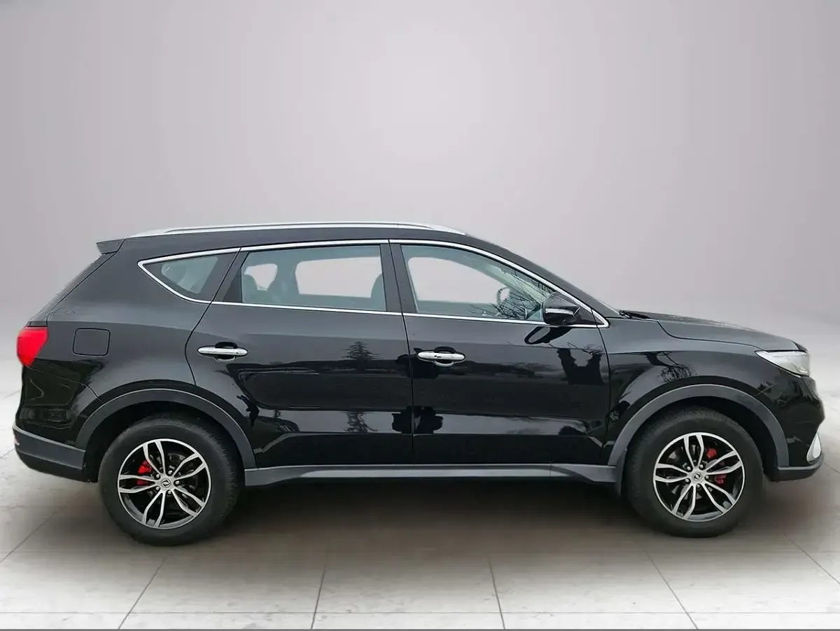 Gebraucht DFSK Glory 580 145 PS (106 kW) 2023 Schwarz SUV