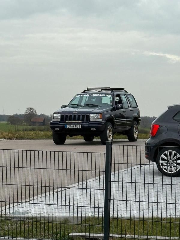 Blau Gebraucht 1998 Jeep Grand Cherokee Limited SUV | 8.000 € (Fairer Preis) - Bild 1/4