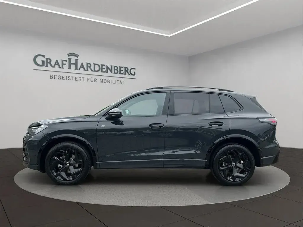 Neu VW Tiguan R-line 150 PS (110 kW) 2026 Uranograu SUV