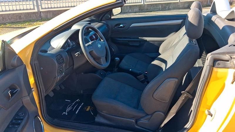 Gebraucht Opel Tigra Basis 90 PS (66 kW) 2005 Gelb Cabrio