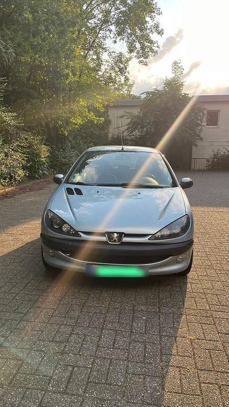 Blau Gebraucht 2004 Peugeot 206 Kleinwagen | 650 € (Guter Preis) - Bild 1/4