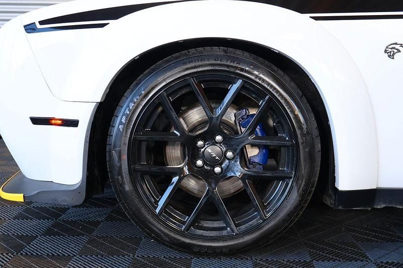 Second-hand Dodge Challenger 373 CP (274 kW) 2019 Alb Coupe