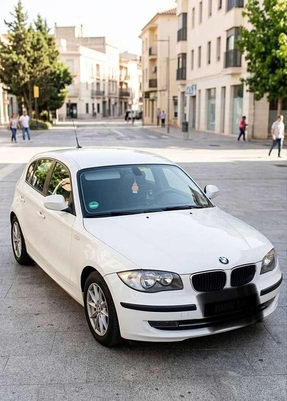 Gebraucht BMW 116 122 PS (89 kW) 2009 Weiß Kleinwagen