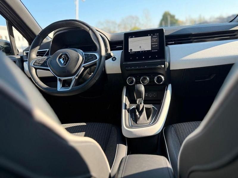 Gebraucht Renault Clio V Techno 91 PS (66 kW) 2023 Grau Limousine