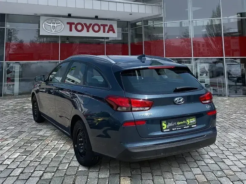 Używany Hyundai i30 Select 120 KM (88 kW) 2022 Niebieski Kombi