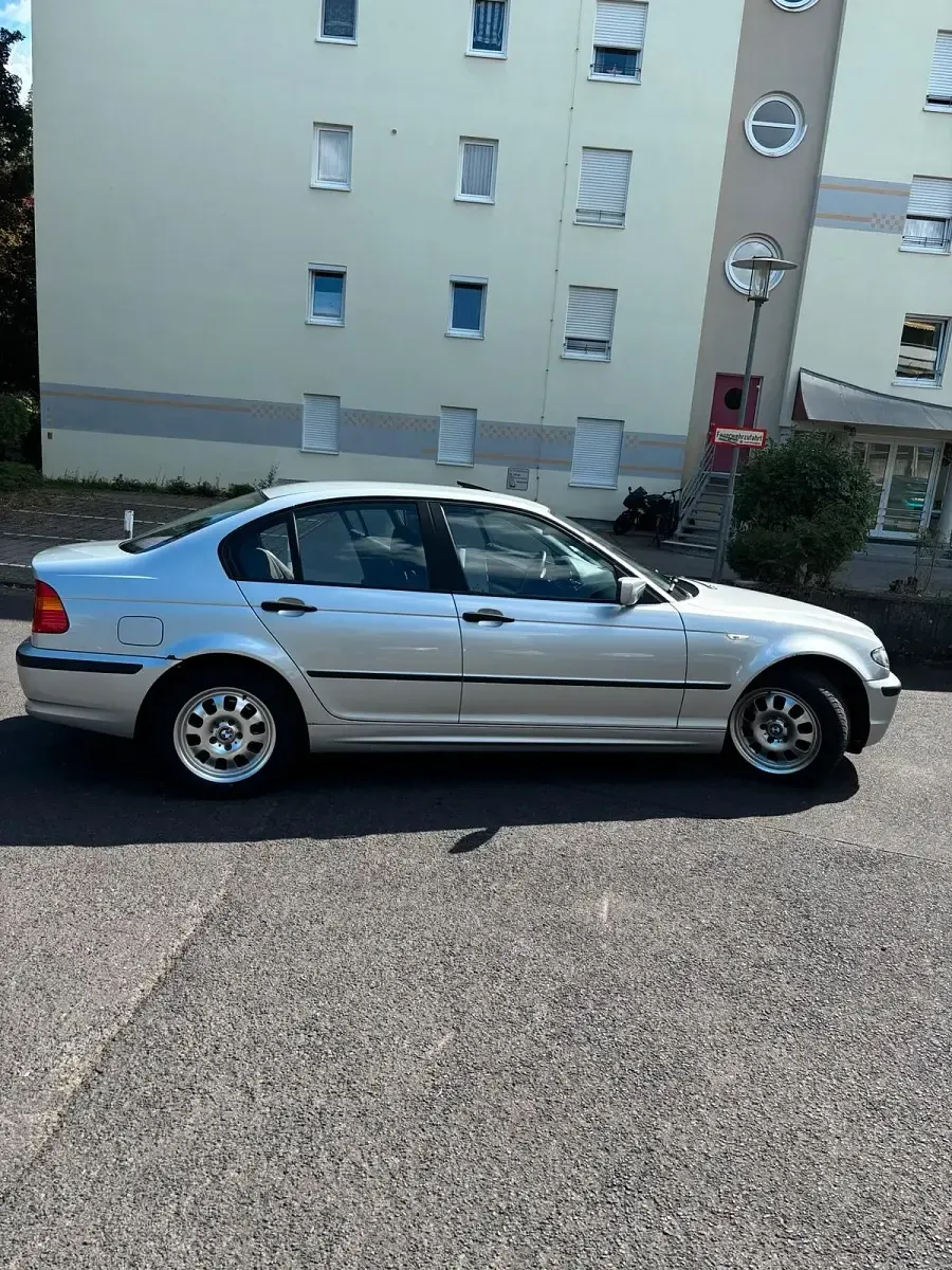Gebraucht BMW 316 116 PS (85 kW) 2004 Silber Limousine