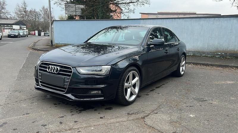 Gebraucht Audi A4 S-Line 150 PS (110 kW) 2015 Blau Limousine