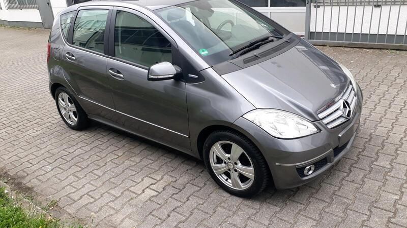 Grau Gebraucht 2009 Mercedes A160 Classic Limousine | 3.950 € (Guter Preis) - Bild 1/4