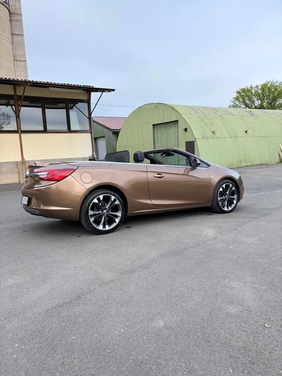 Gebraucht Opel Cascada 170 PS (125 kW) 2016 Braun Cabrio