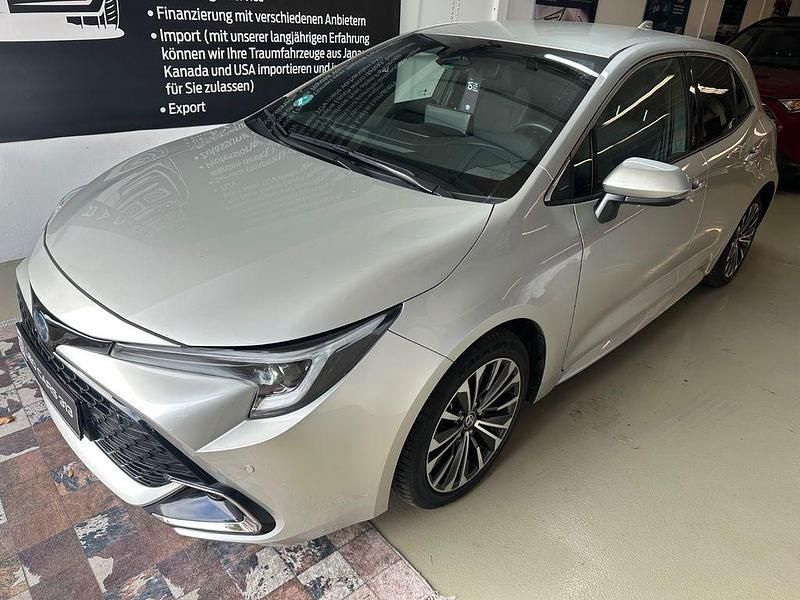 Silber Gebraucht 2024 Toyota Corolla Team Limousine | 22.690 € (Superpreis) - Bild 1/4