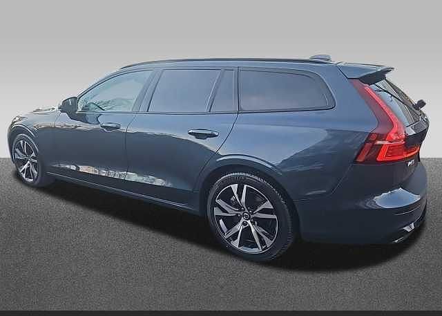 Gebraucht Volvo V60 145 PS (106 kW) 2025 Kombi