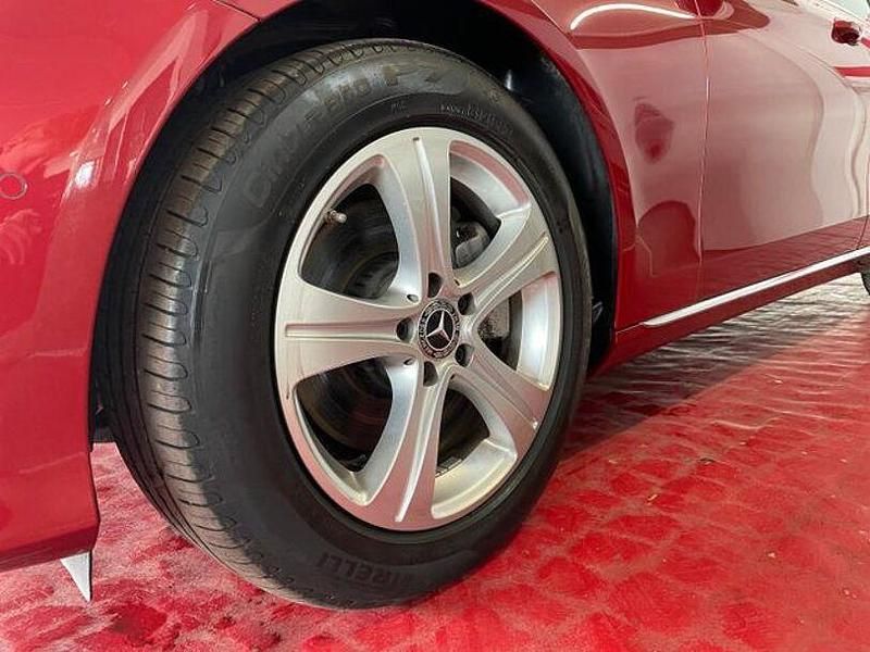 Gebraucht Mercedes E220 Avantgarde 194 PS (142 kW) 2017 Rot Limousine