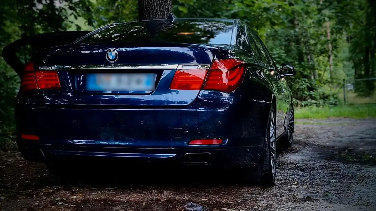 Gebraucht BMW 740 306 PS (225 kW) 2010 Blau Limousine