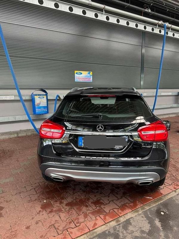 Gebraucht Mercedes GLA200 Urban 136 PS (100 kW) 2015 SUV