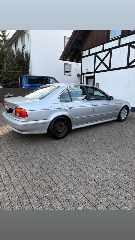 Gebraucht BMW 520 170 PS (125 kW) 2002 Silber Limousine