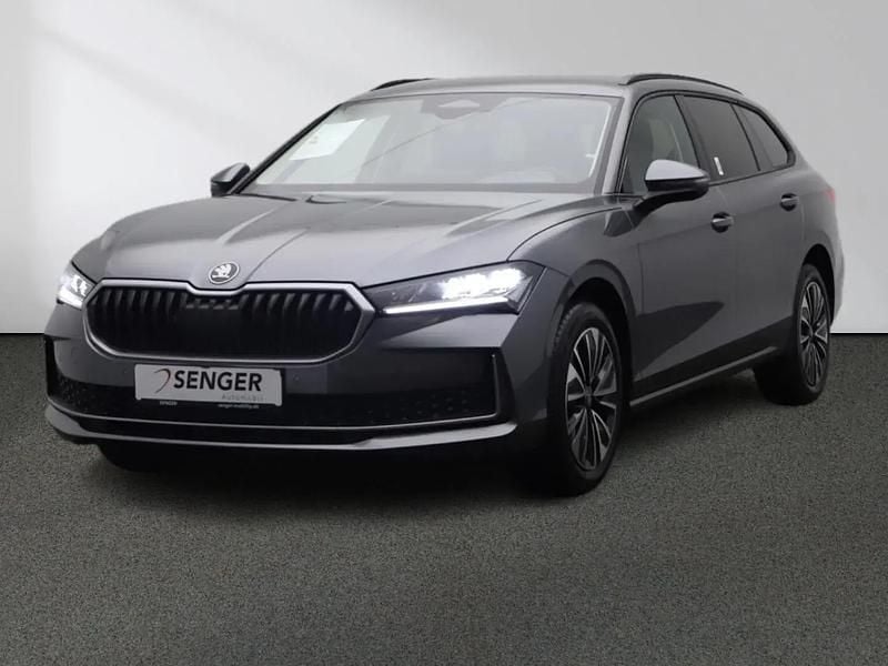 Grau Neu 2025 Skoda Superb Selection Kombi | 53.020 € - Bild 1/1