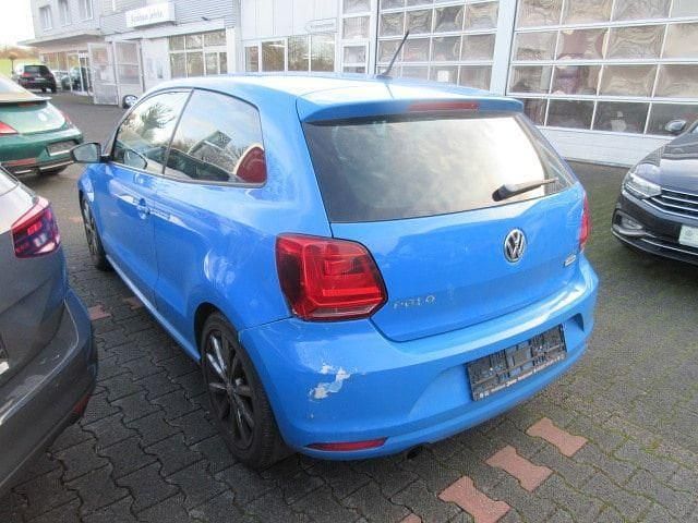 Gebraucht VW Polo 90 PS (66 kW) 2014 Blau Limousine