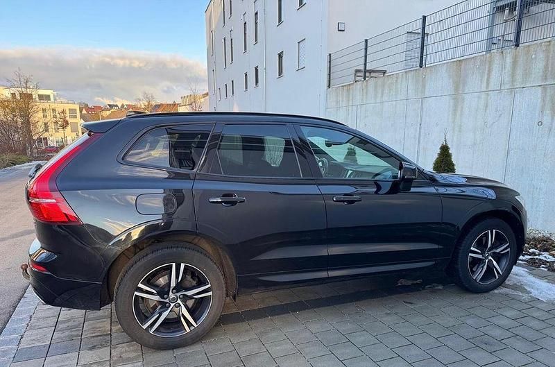 Gebraucht Volvo XC60 Momentum 197 PS (144 kW) 2020 Schwarz SUV