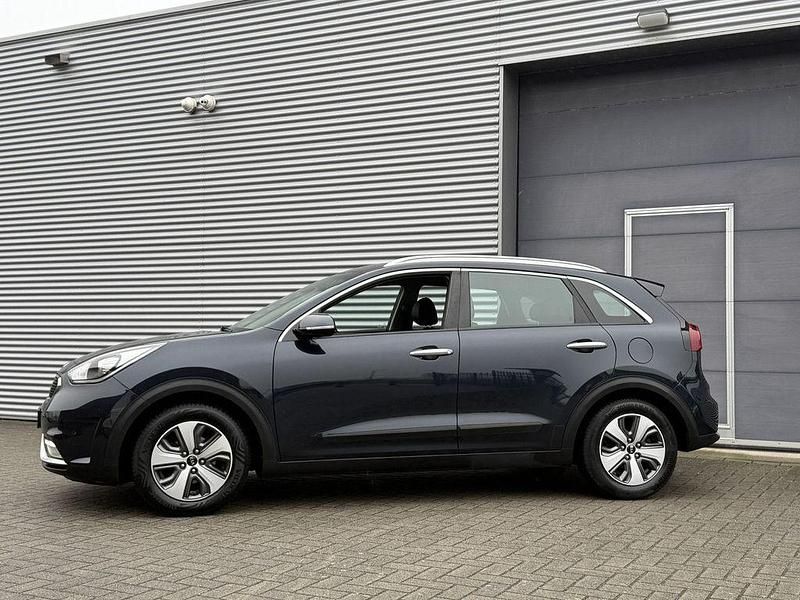 Gebraucht Kia Niro 141 PS (103 kW) 2018 Blau SUV