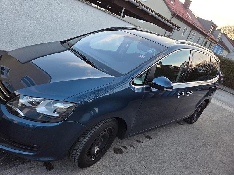 Gebraucht VW Sharan Comfortline 150 PS (110 kW) 2016 Blau Van / Kleinbus